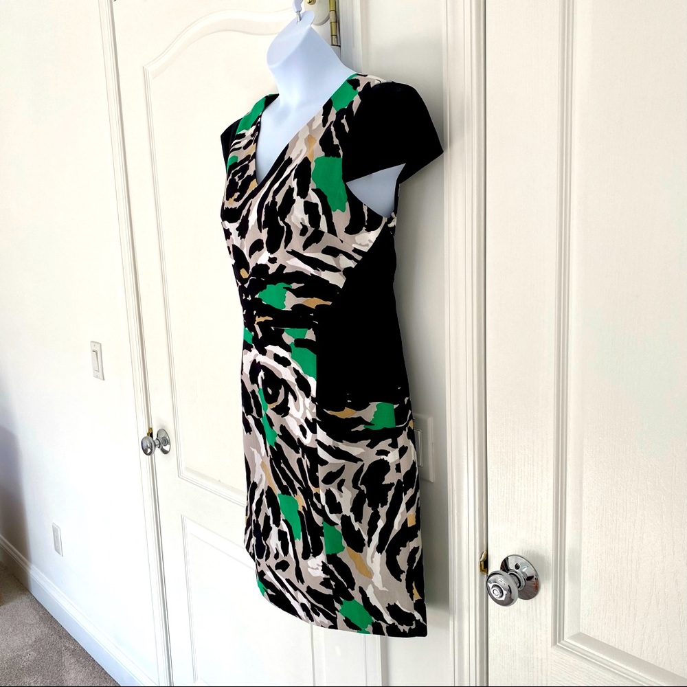 4. Collective Color-block Dress - Picture 2 of 9